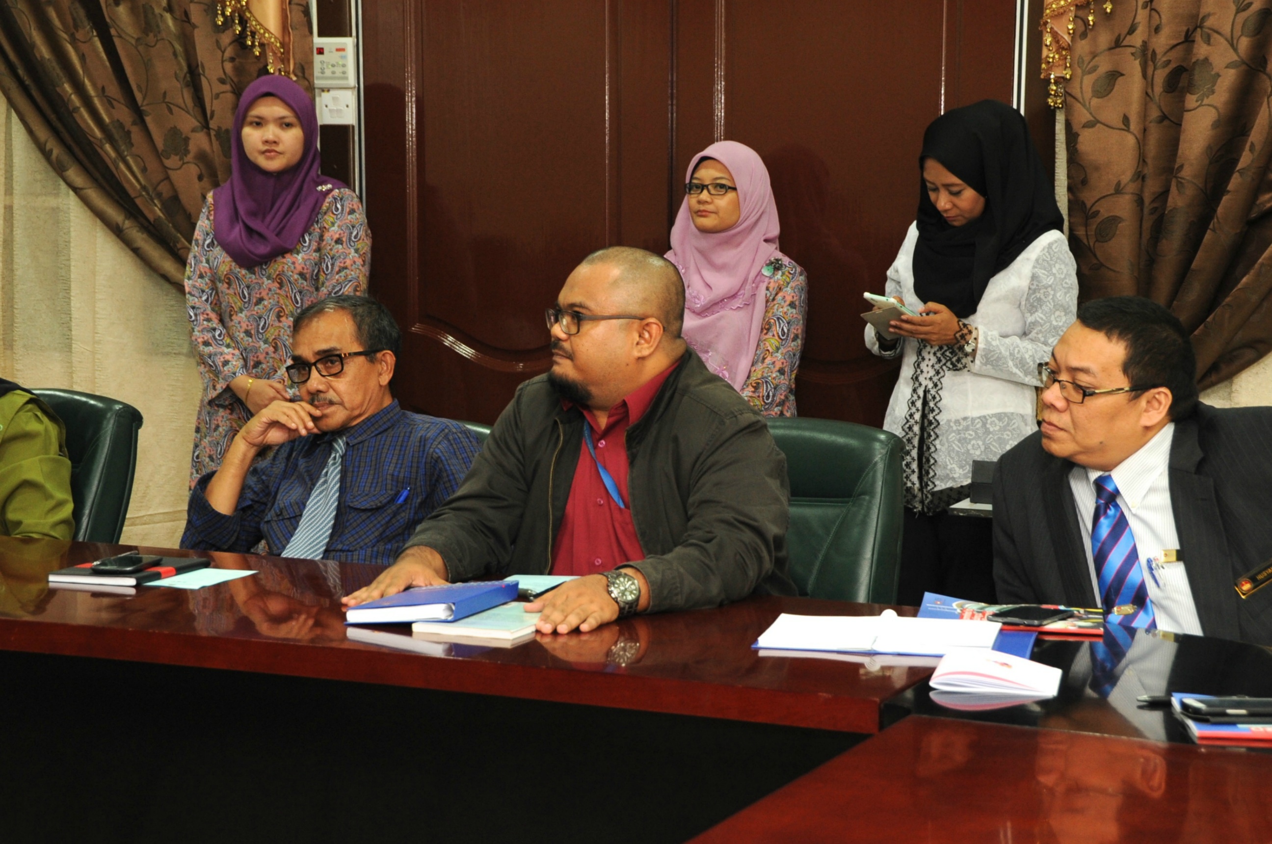 PRO 16 3 PALESTINEHAS 7692